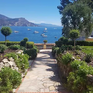 https://hotel-de-charme-brise-marine.fr-provencehotel.com